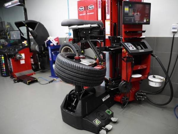 Tyres & wheel balancing